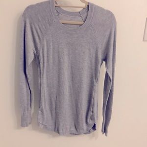Lululemon lavender crew neck sweater. Sz6